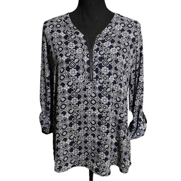 DE Collection Navy White Geo Print Popover Top Women’s S Small - Picture 1 of 9